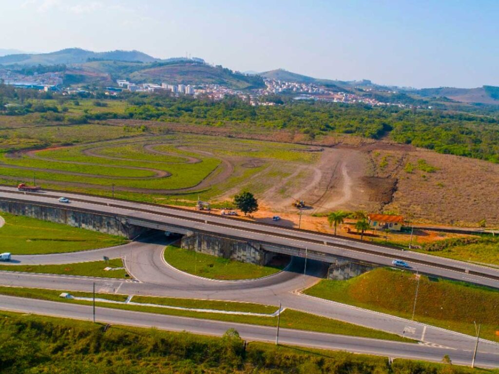 Foto aérea da área onde será a futura avenida do bairro faisqueira