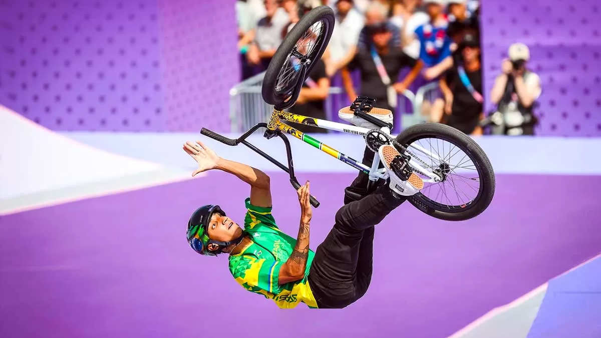 Gustavo Bala Loka faz história na final do BMX Freestyle Park