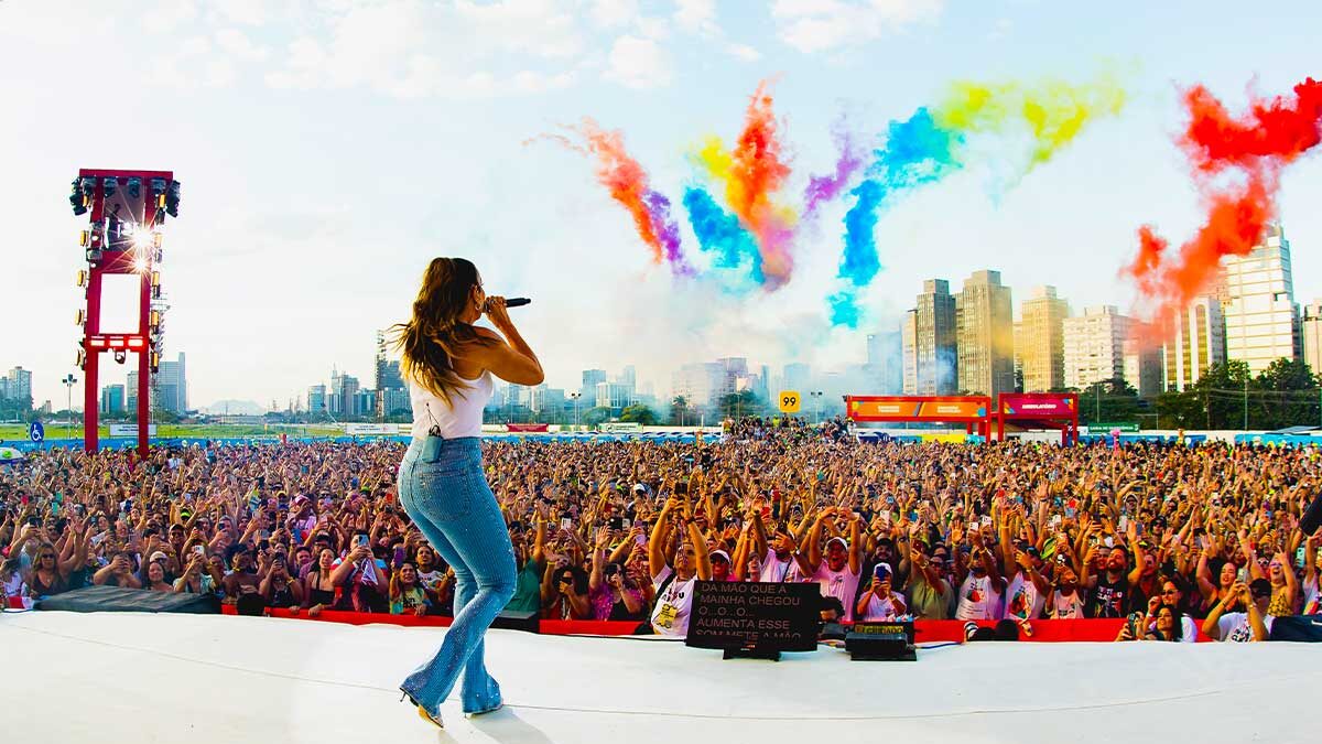 Ivete Sangalo estreia turnê de Samba “Ivete Clareou” em São Paulo