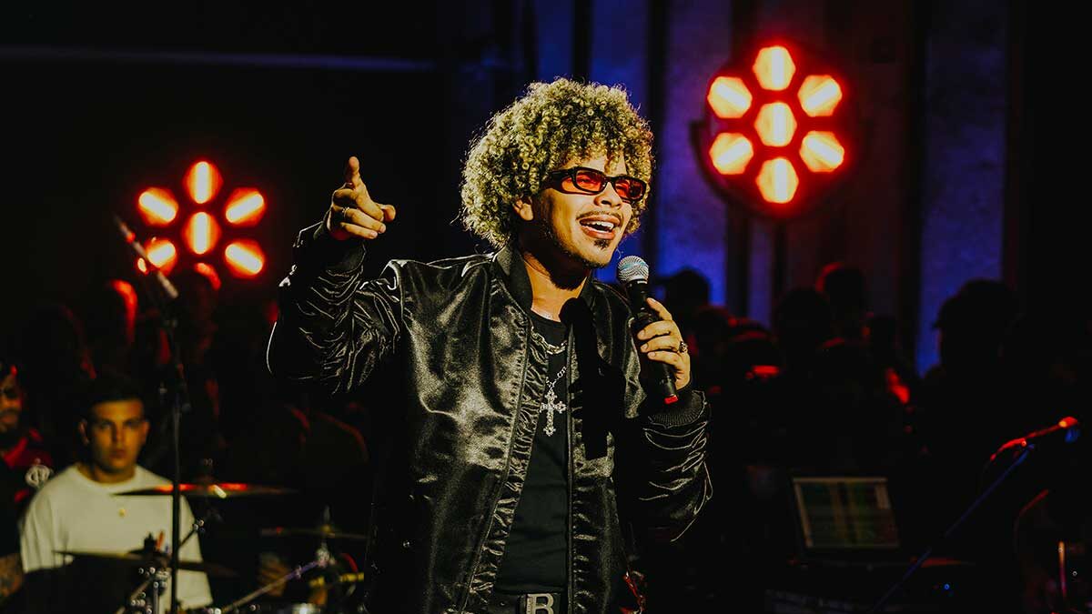 Binho Simões esgota ingressos e estreia com sucesso a label “Meu Pagode Preferido”