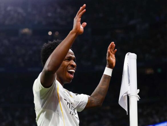 FIFA estuda proibir cobrir a boca após caso com Vinícius Jr.